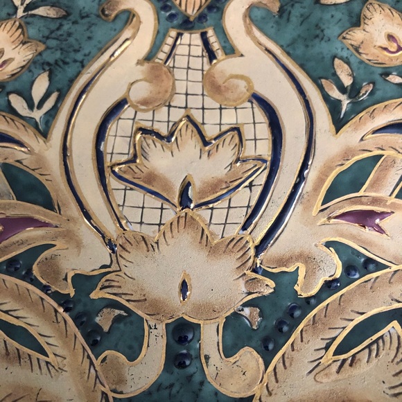 Oriental Accents Cloisonné Decorative Plate.   Red, Green, Cream, Navy & Gold - Picture 3 of 9